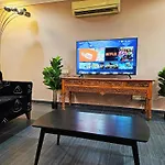 Timber Retreat In Heart Of Kl - 1 Min To Pavilion & Klcc
